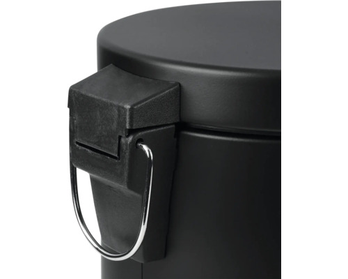 Detailweergave van een zwarte pedaalemmer met deksel en handgreep