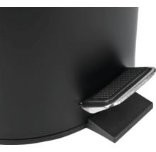 Detailaanzicht van een afvalemmer met pedaalbediening