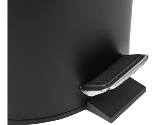 Detailaanzicht van een afvalemmer met pedaalbediening