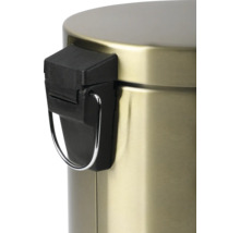 Detailweergave van een metalen pedaalemmer met zwart pedaalmechanisme