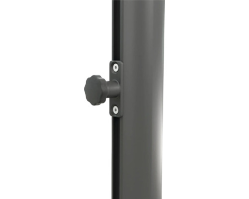 Detailopname van een parasolvoet met stelschroef