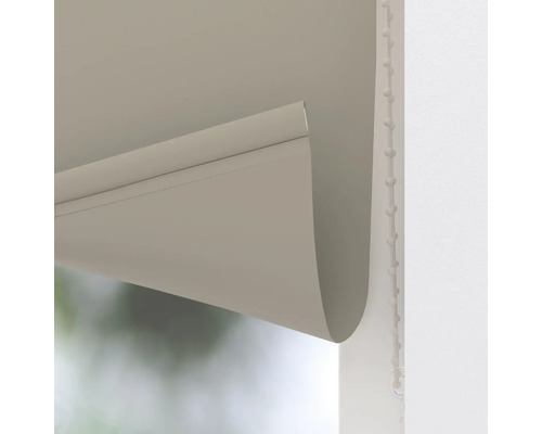 Detailopname van een rolgordijn met kettingbediening