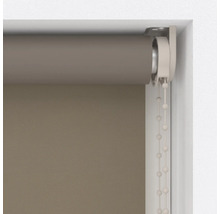 Detailopname van een rolgordijn met kettingbediening voor raamdecoratie