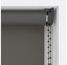 Grijs rolgordijn met kettingbediening op het raam