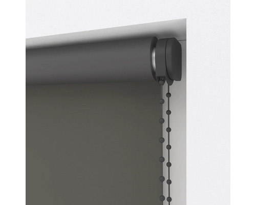 Rolgordijn met kettingbediening op het raam