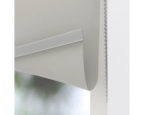 Close-up van een rolgordijn met kettingbediening