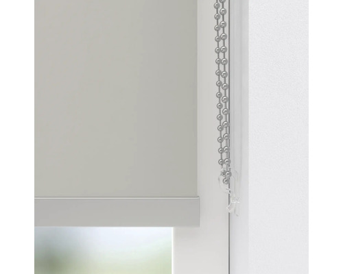 Detail van een rolgordijn met kettingbediening