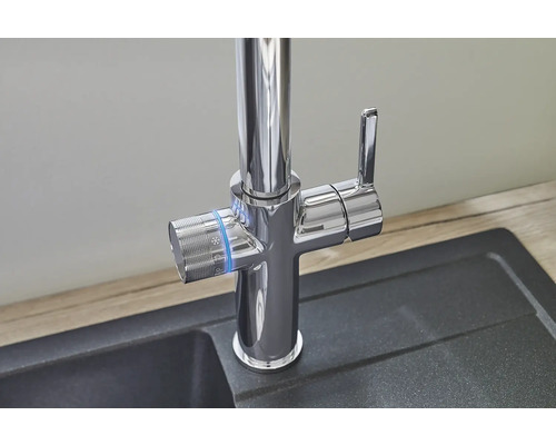 Keukenkraan met temperatuurregelaar aan de zijkant