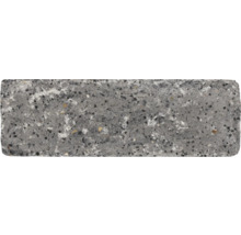 Grijze straatsteen met donkere en lichte insluitsels