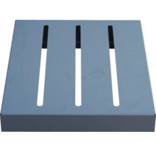 Metalen plank met drie sleuven