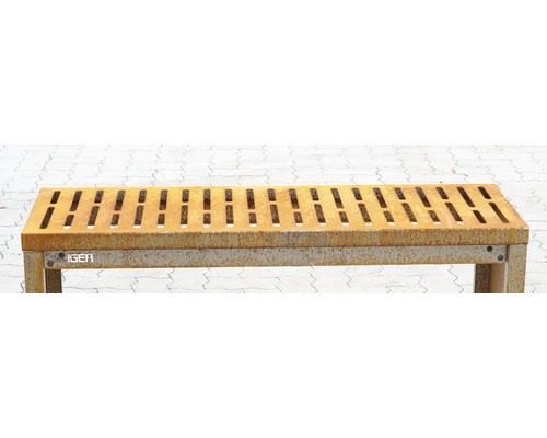Metalen bank met roesteffect en ventilatiesleuven