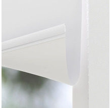 Detail van een witte raamjaloezie