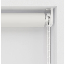 Detailopname van een rolgordijn met kettingbediening voor raamdecoratie