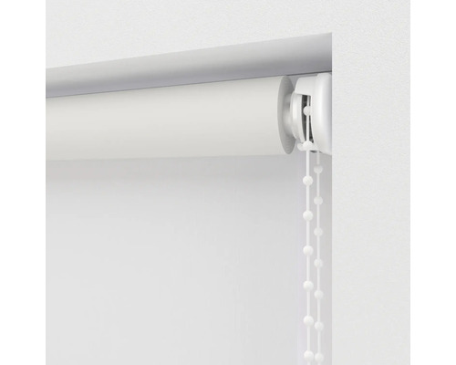 Rolgordijn met kettingbediening aan het raam