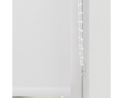 Rolgordijnen met kettingbediening voor ramen.