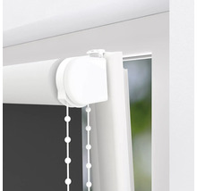 Detailopname van een rolgordijn met kettingbediening voor raamdecoratie