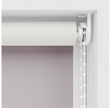 Rolgordijn met kettingbediening bij het raam