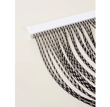 Decoratief draadgordijn met gedraaide draden aan witte beugel.