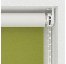 Groene rolgordijnen met kettingbediening in detail
