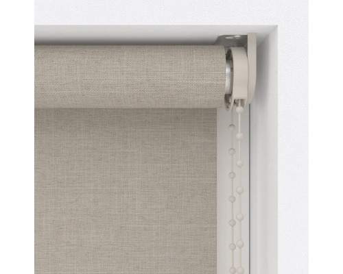 Rolgordijn aan het raam voor lichtregeling