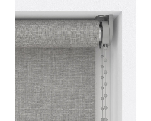 Grijs rolgordijn met kettingbediening in een raamkozijn