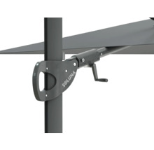 Detail van een parasol met zwengelmechanisme en Soluna logo.