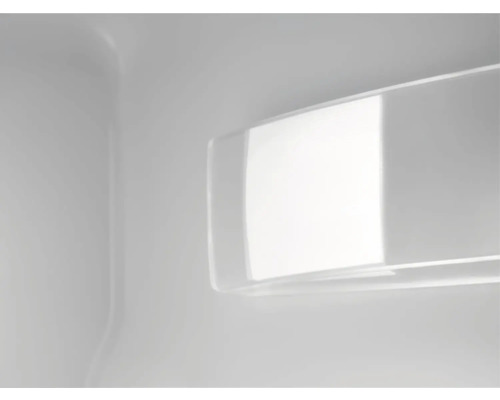 Interieur van een koelkast met een compartiment