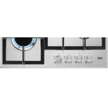 AEG gaskookplaat met blauwe vlam en zilverkleurige bedieningselementen