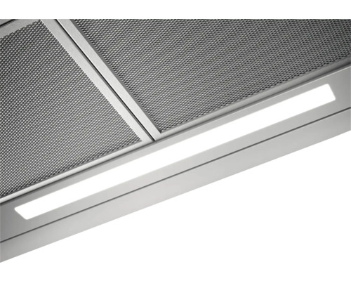 Detailopname van een afzuigkap met metalen filter en verlichting