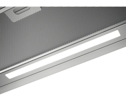 Uitsnede van een afzuigkap met metalen filter en ledverlichting.