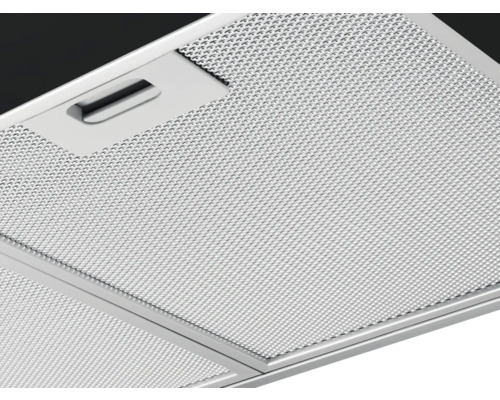 Detailopname van een metalen afzuigkapfilter met handgreep