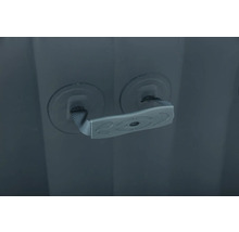 Detail van een opblaasbare whirlpool met handgreep