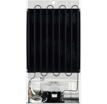 Achteraanzicht van een koelapparaat met koelleidingen en compressor