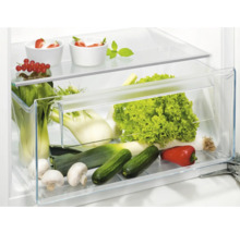 Verse groenten en fruit in de koelkast.