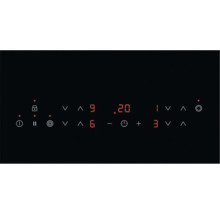 Bedieningspaneel van een kookplaat met diverse symbolen en digitale display