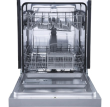 Open vaatwasser met vaatwaskorven