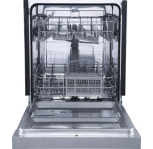 Open vaatwasser met afwasmanden