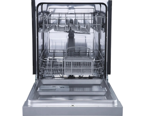 Open vaatwasser met afwasmanden