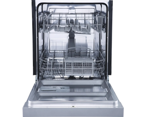 Geopende vaatwasser met rekken