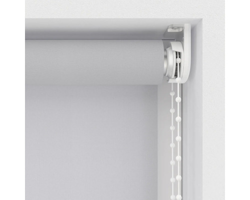 Rolgordijn met kettingbediening aan het venster