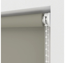 Detail van een rolgordijn met trekkoord voor raamdecoratie