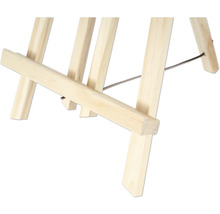 Detailweergave van een houten schildersezel