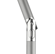 Detailweergave van een zilverkleurig scharnierstuk