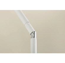 Detail van een witte parasolvoet met scharnier