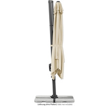 Gesloten zweefparasol op een voet voor terrassen.