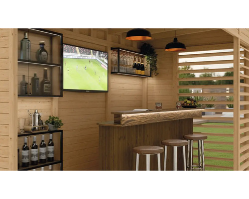 Houten tuinhuis met bar, televisie en barkrukken voor buiten