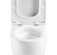 Witte staande toiletpot met open toiletdeksel