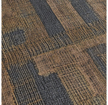 Close-up van een gestructureerd vinylbehang met een streepmotief