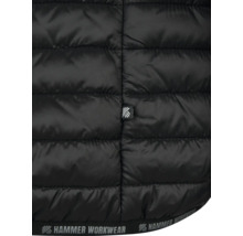 Gedetailleerde opname van een gewatteerde jas met Hammer Workwear logo.