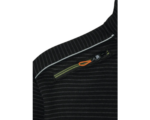 Detailopname van een zwart vest met zak met ritssluiting